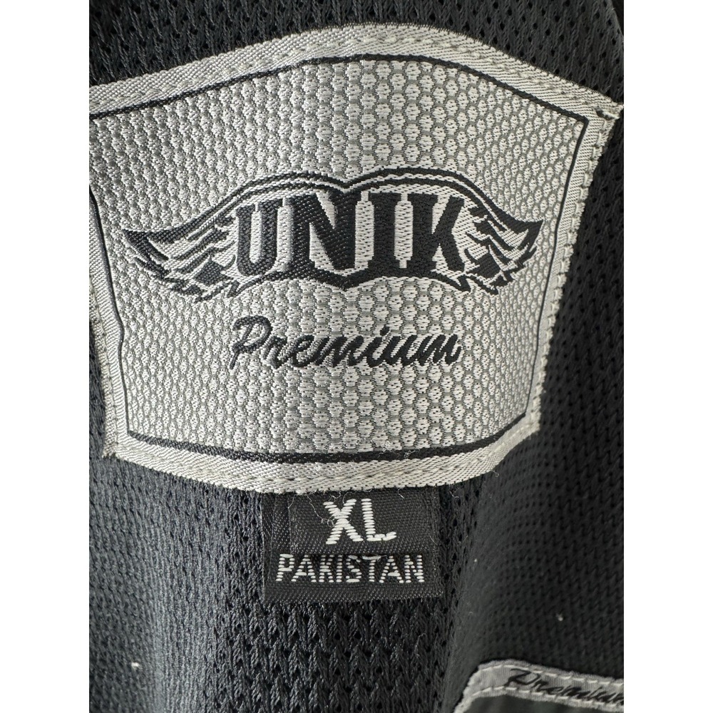 Unik Premium Leather Vest Men's Size XL Black Classic Biker Motorcycle With Pins - Picture 12 of 12
